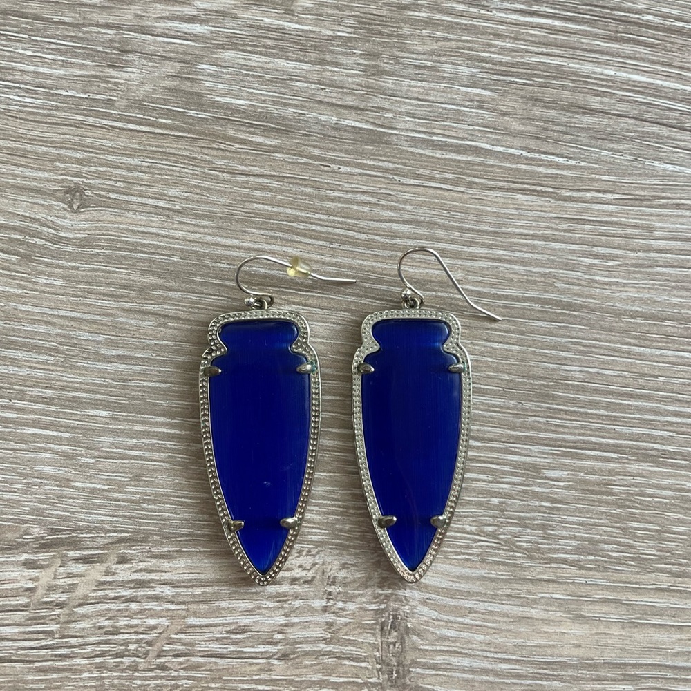 Kendra Scott Skylar Gold drop earrings in royal blue